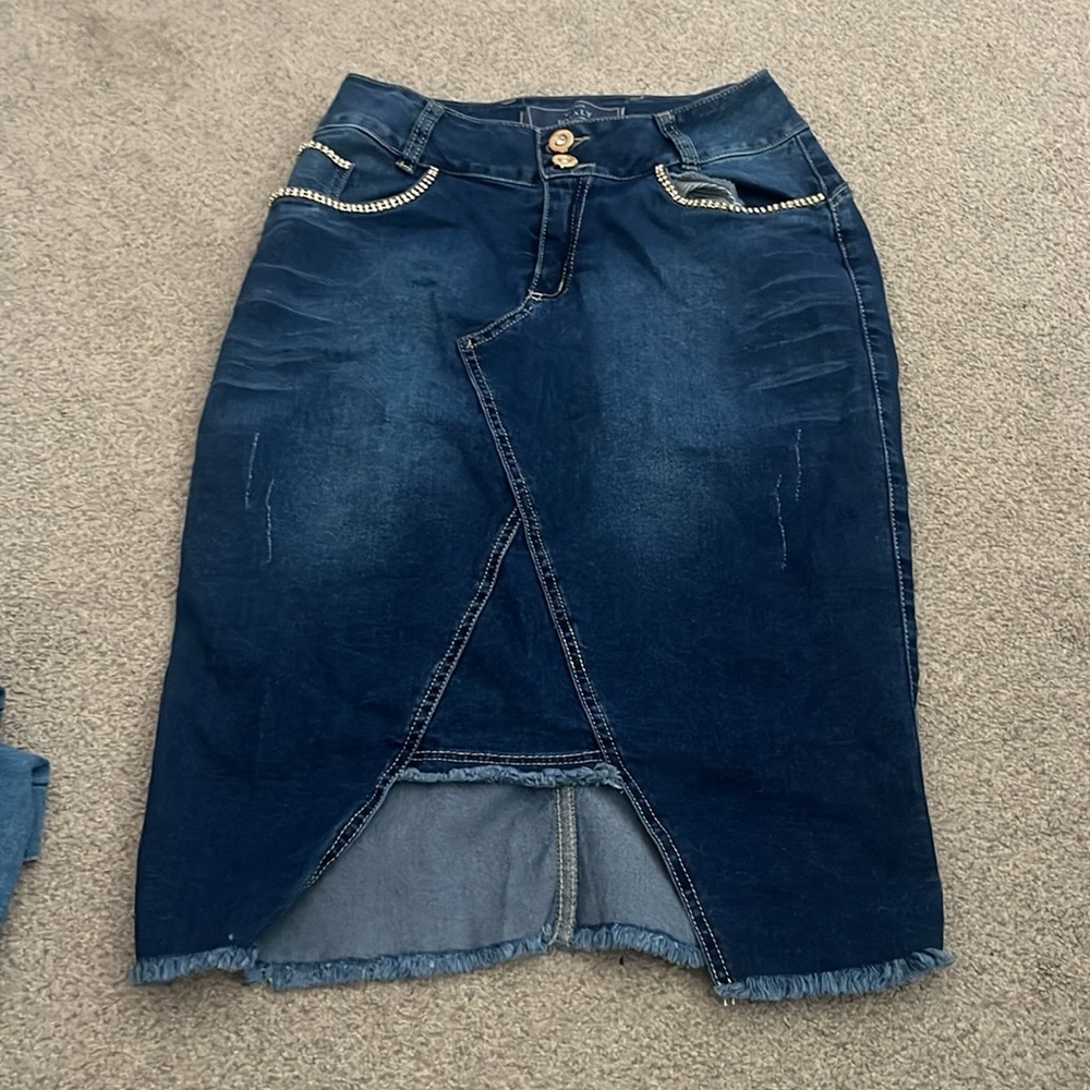 Size 4 Knee Length Jean Skirt
